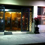 Markazia Suites